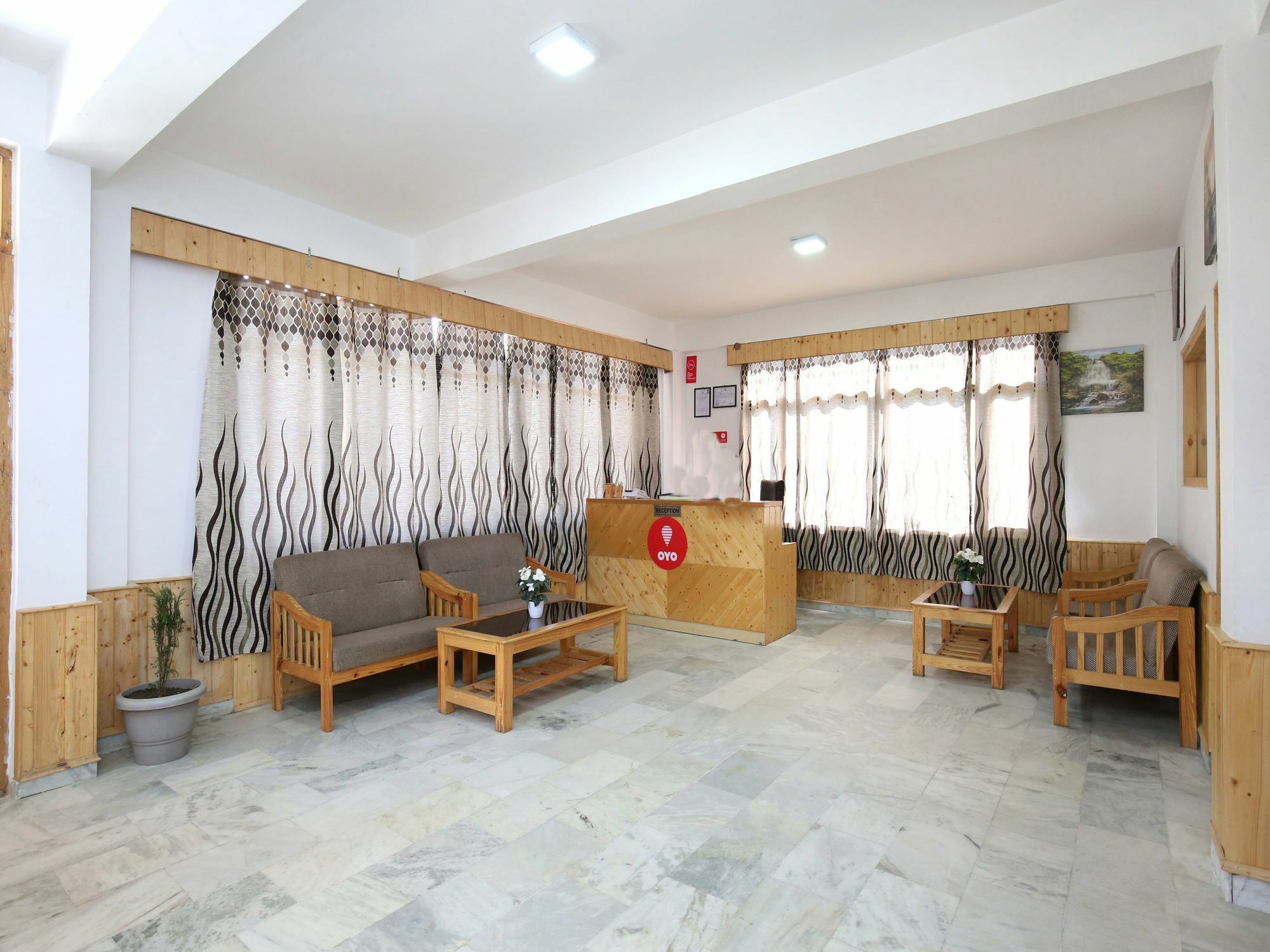 Hotel Oyo 9995 Plaza Manali (Himachal Pradesh)
