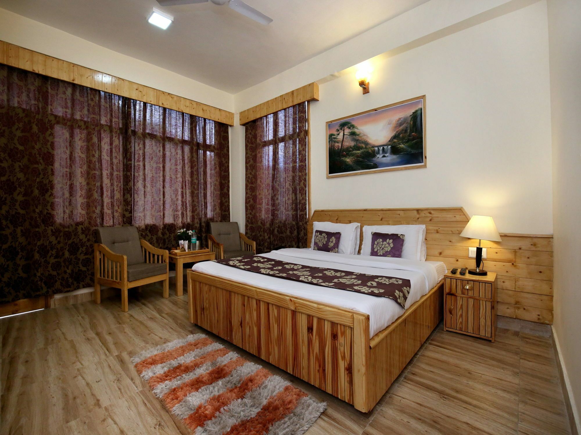 Oyo 9995 Plaza Manali (Himachal Pradesh)